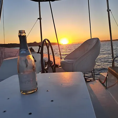 Kite Academy Cruise Malta Botel *